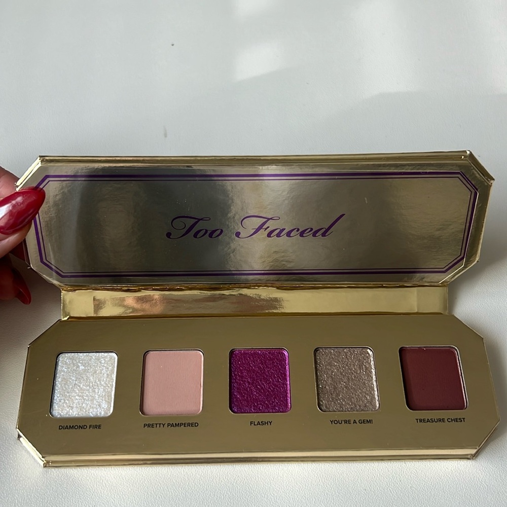 Too faced limited edition eye shadow palette